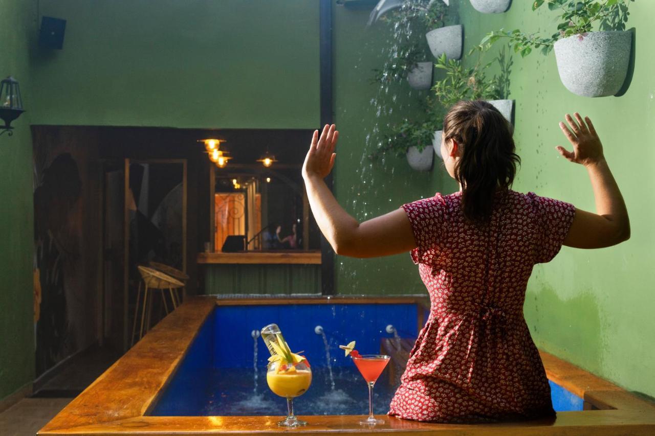 Seven Nights Hostel Cartagena Bagian luar foto