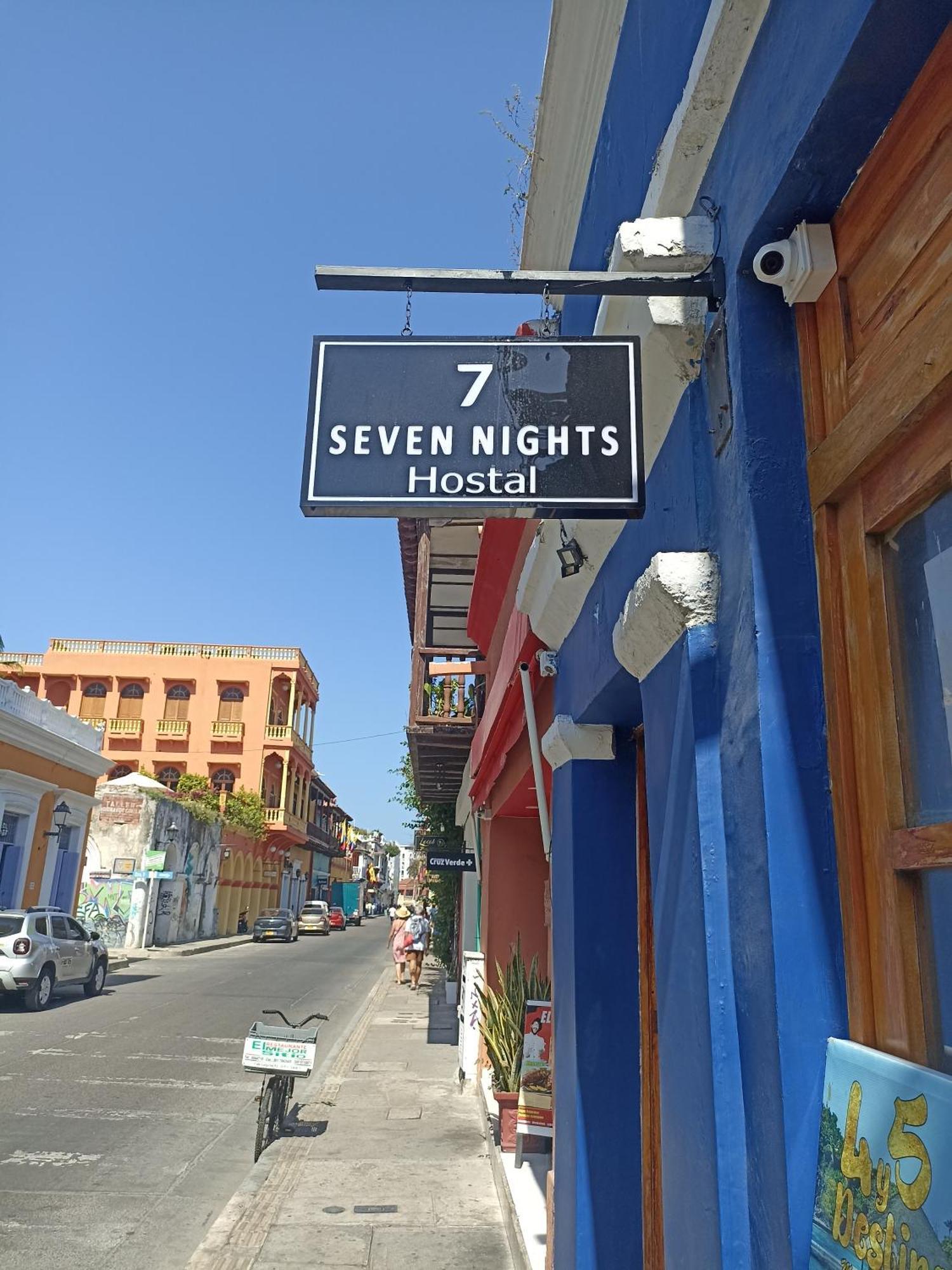 Seven Nights Hostel Cartagena Bagian luar foto